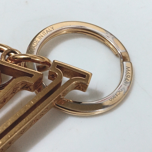 Louis Vuitton LV Link Gold Bag Charm Key Holder M69481 ✨ - Picture 7 of 11